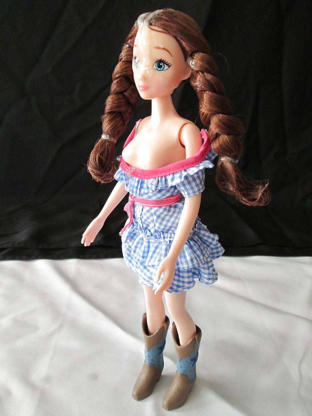 25P Sweet little Dorothy doll