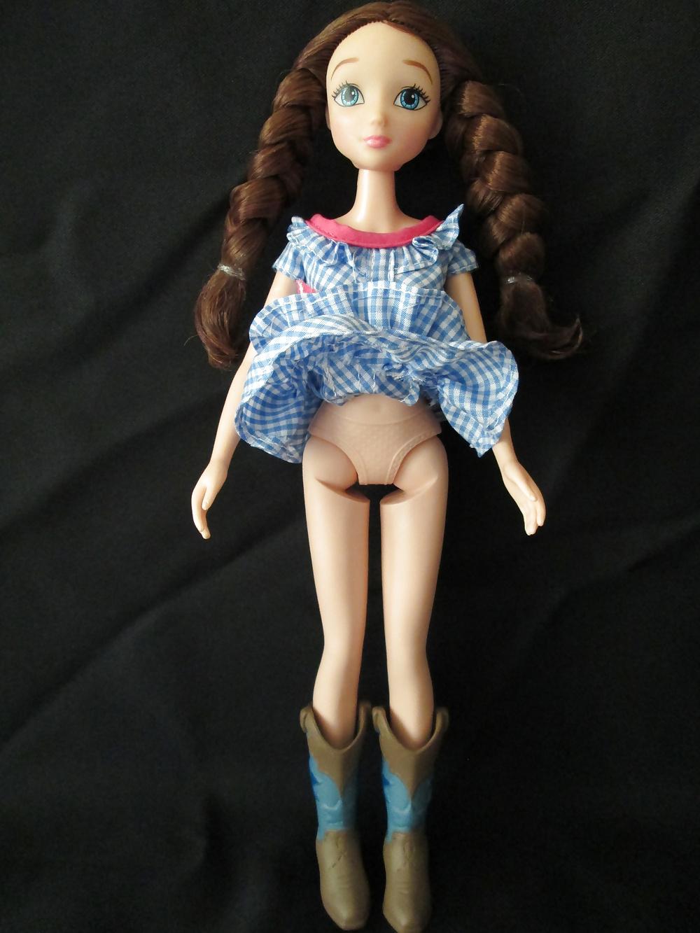 25P Sweet little Dorothy doll
