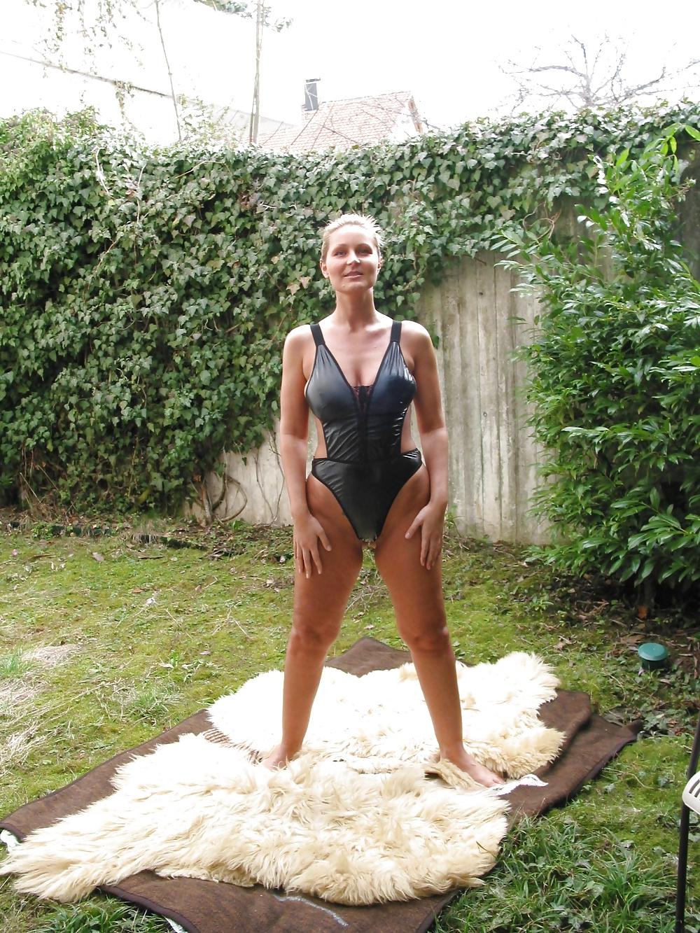 15P How to fuck this mature slut with fat ass?
