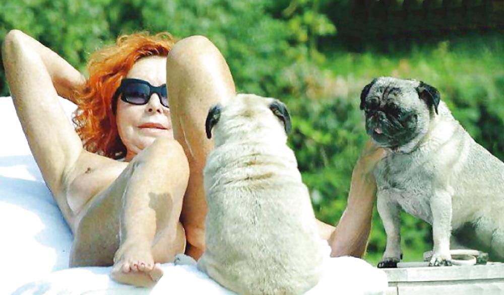 6P Red hair gild topless 