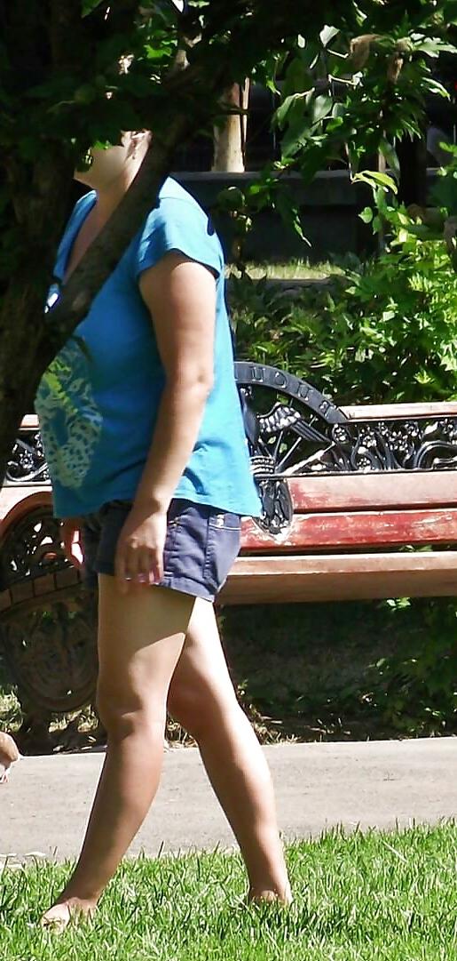 25P Spy sexy leggigns, feet, ass sexy women romanian