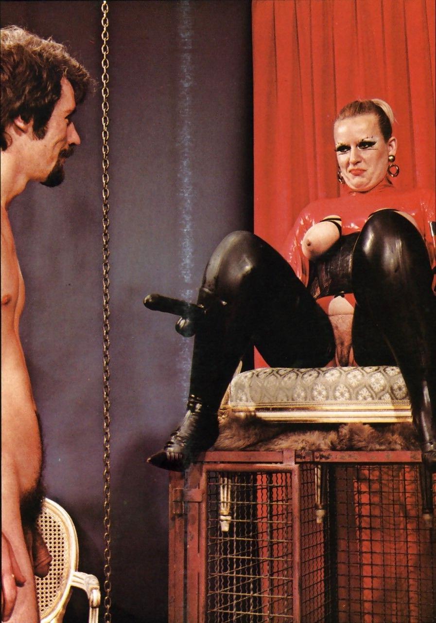 20P VINTAGE RUBBER SLUTS