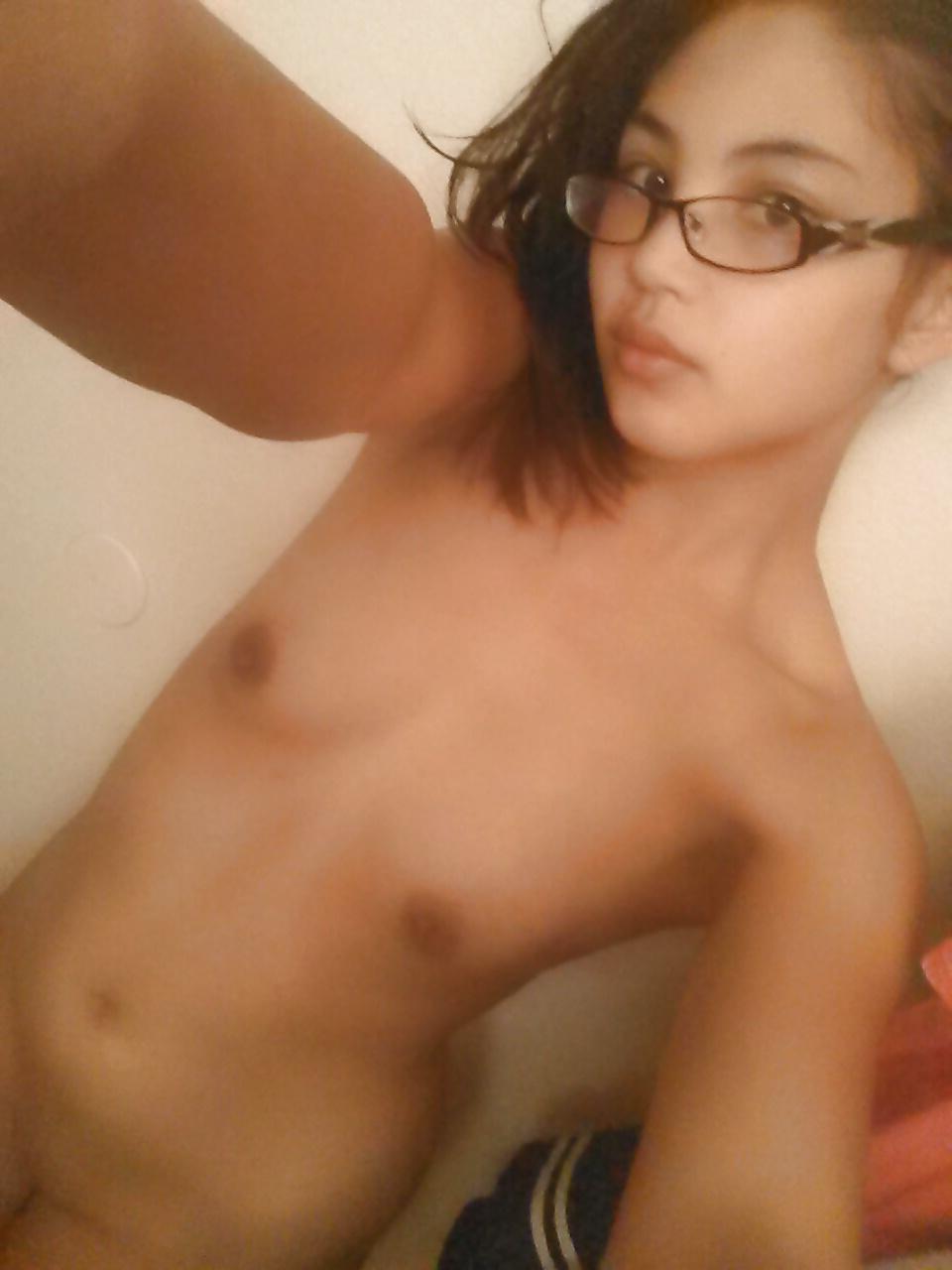 25P Amateur Wives Share Photos 3