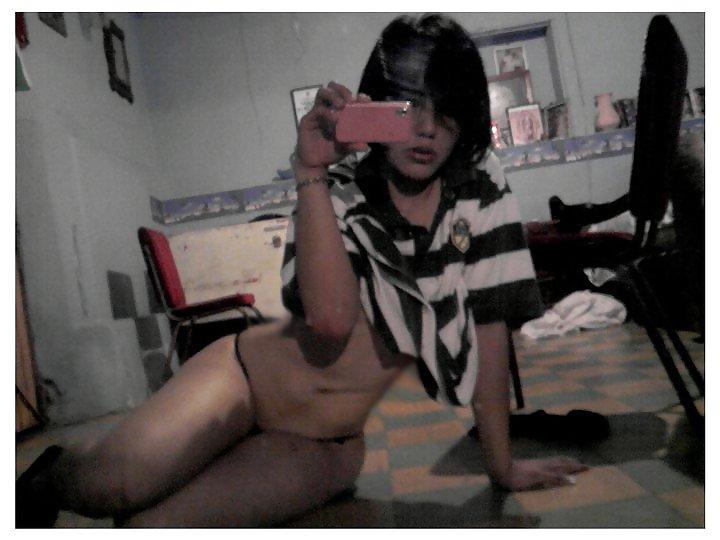 15P Hot Friend Private Pics She Send Me