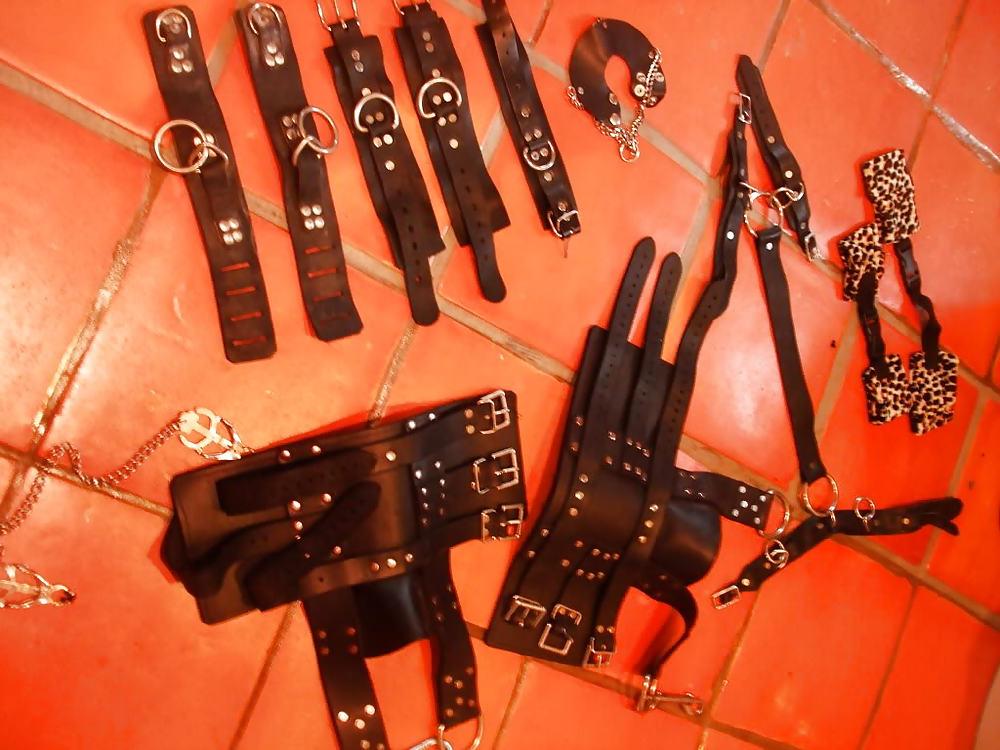 11P Toys in the Bedroom