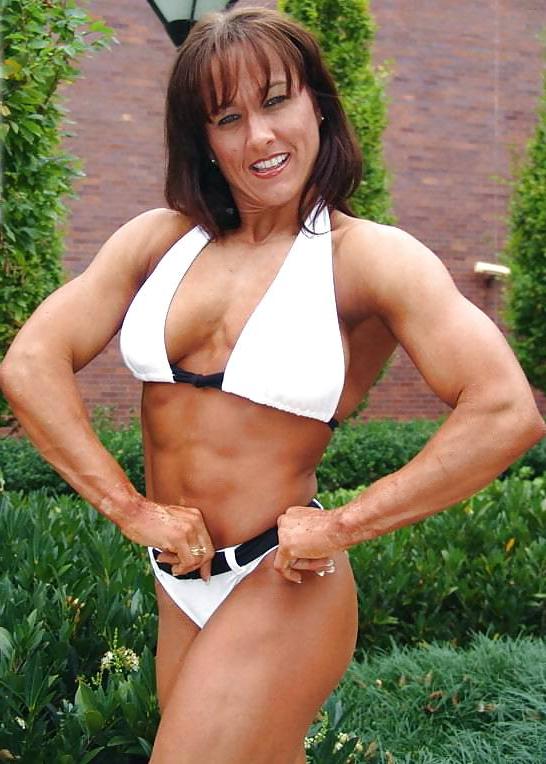 15P Sexy Female Bodybuilders and Fitness Girls