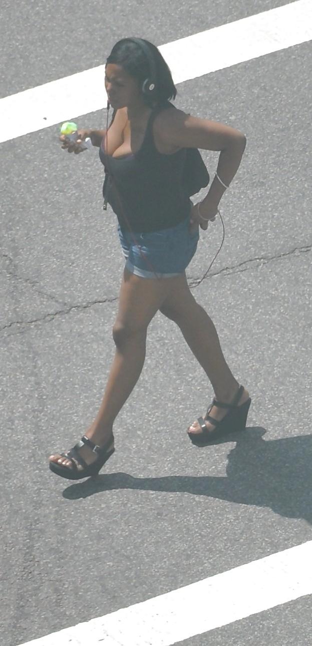 8P Harlem Girls in the Heat 128 - New York - Long Legs