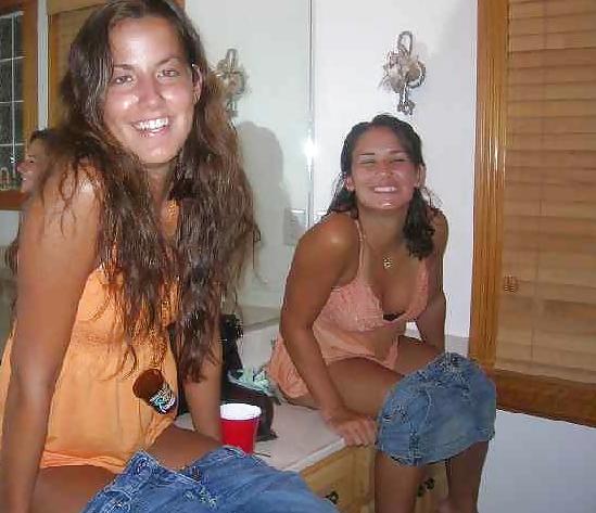 25P Girls Pee in the Sink?