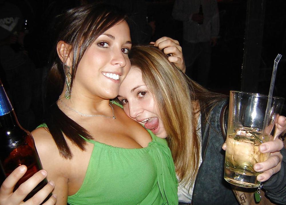 23P Horny party girls 