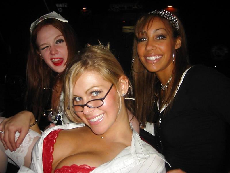 23P Horny party girls 