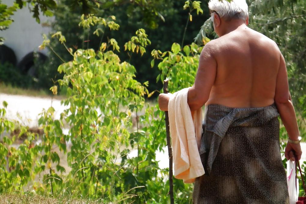 13P Granny naked in the park