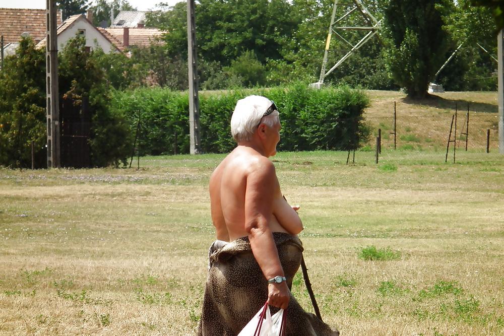 13P Granny naked in the park