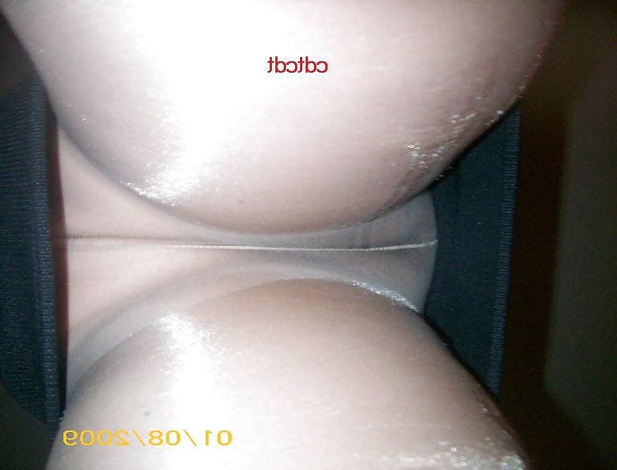 16P Wife in pantyhose tights
