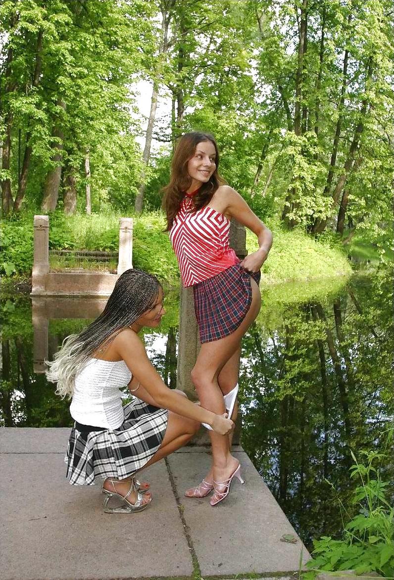 16P Nude Girls In Park,By Blondelover.