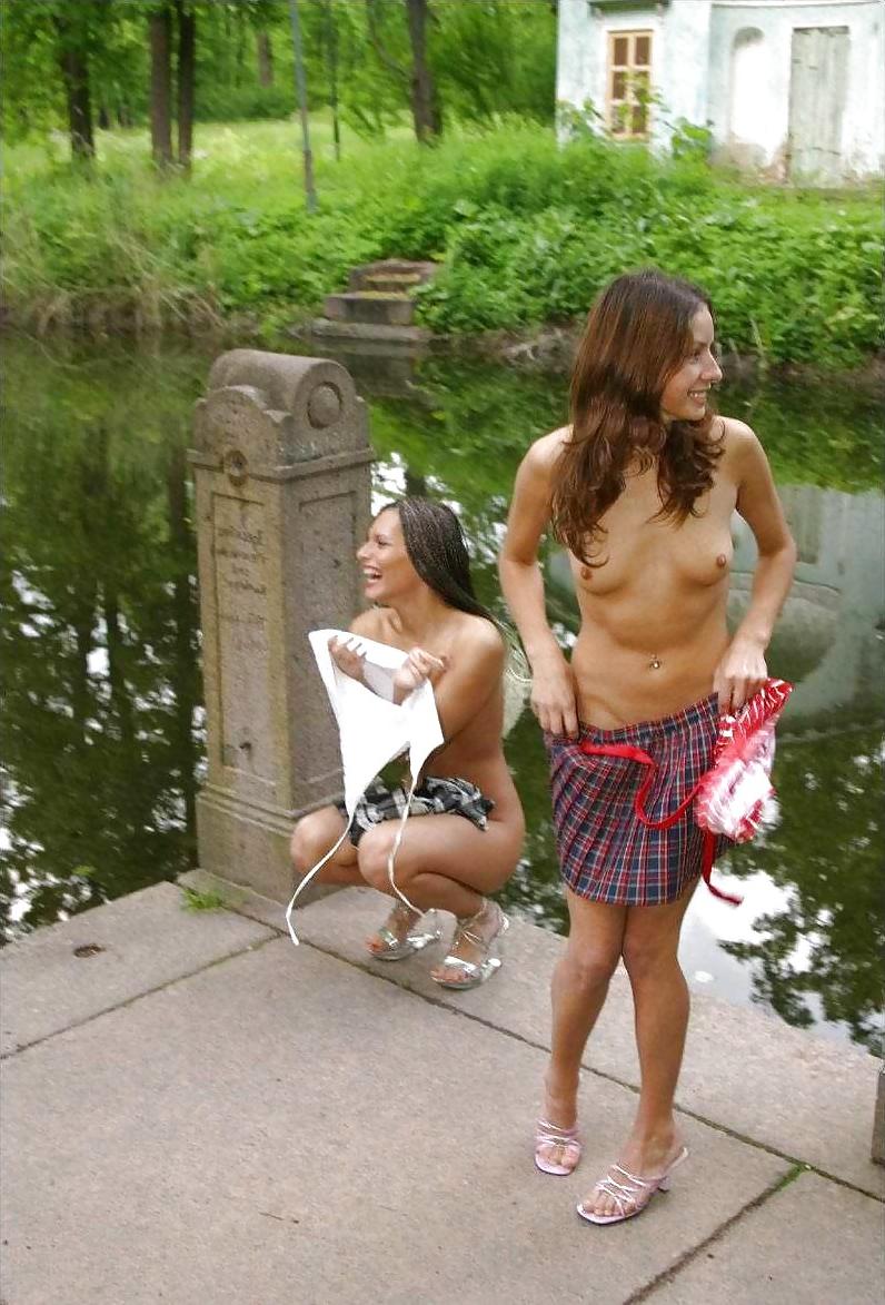 16P Nude Girls In Park,By Blondelover.