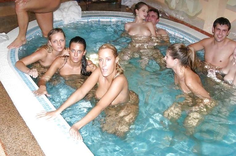15P Swinger party's in the swimming pool by Sail