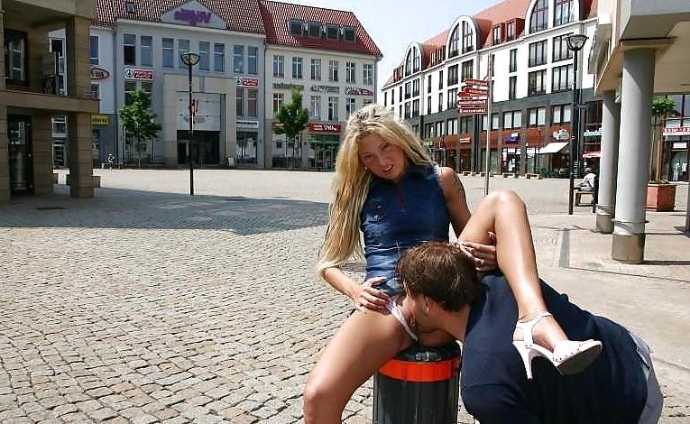 16P Couple flashing in the city by Sail