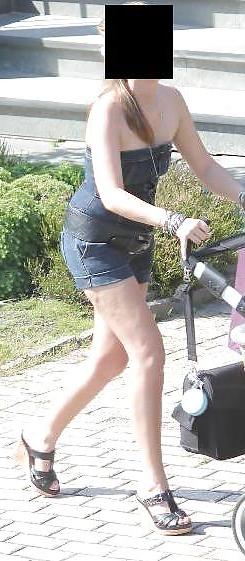 4P Voyeured hot young mom