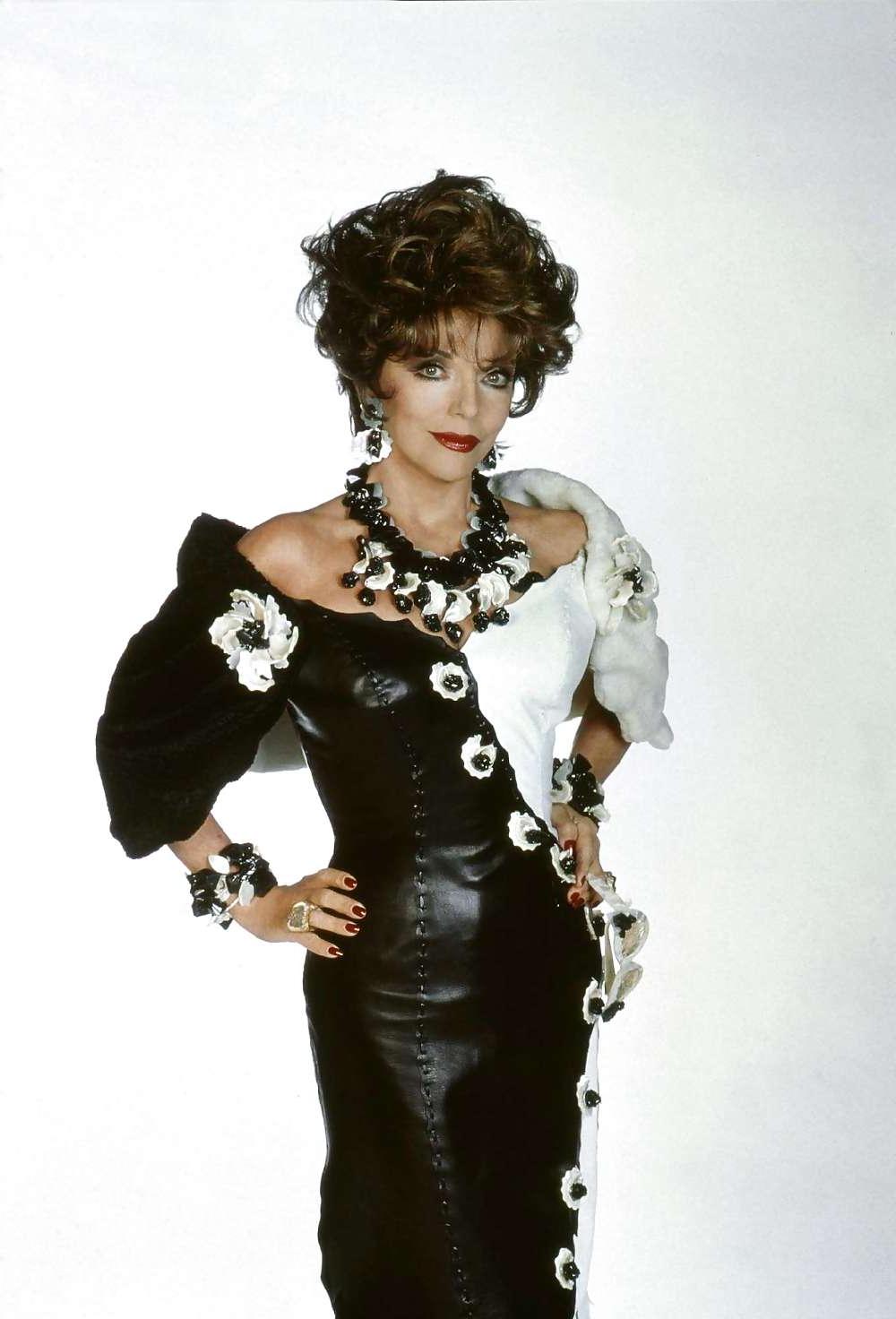 25P Joan Collins - The ultimate GILF