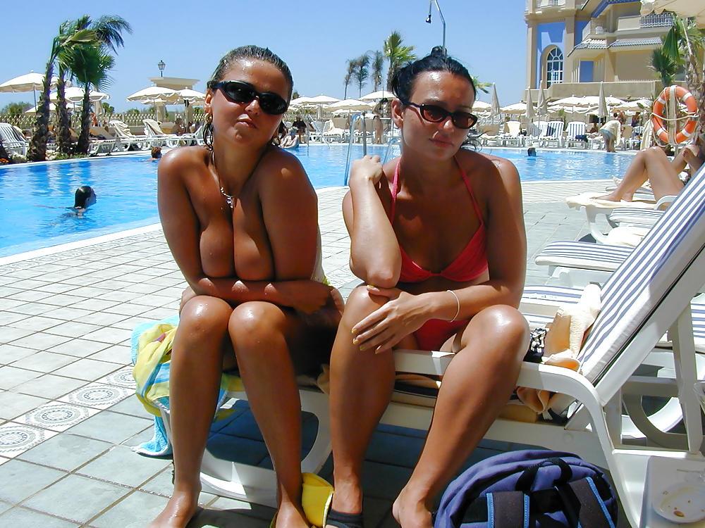 25P Hot holiday