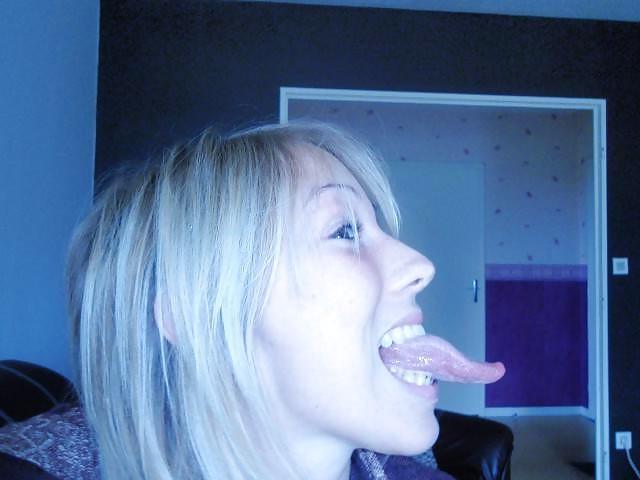 25P Long tongues