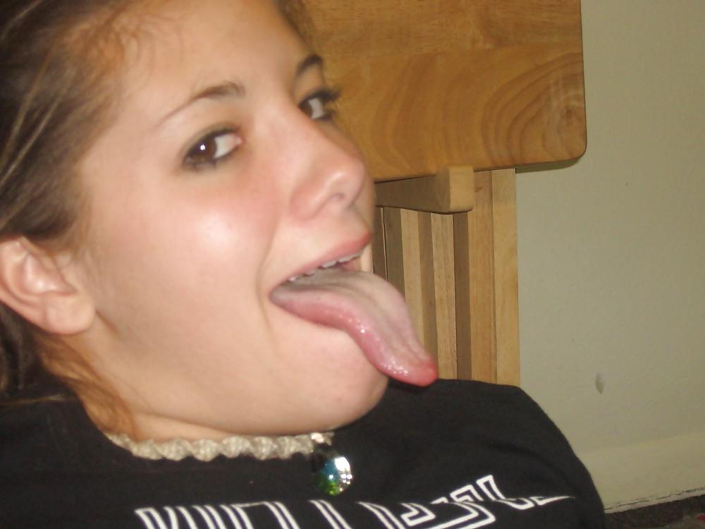 25P Long tongues