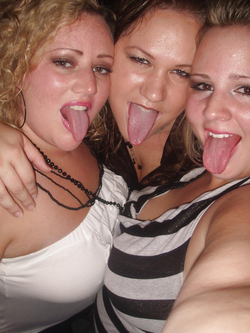 25P Long tongues