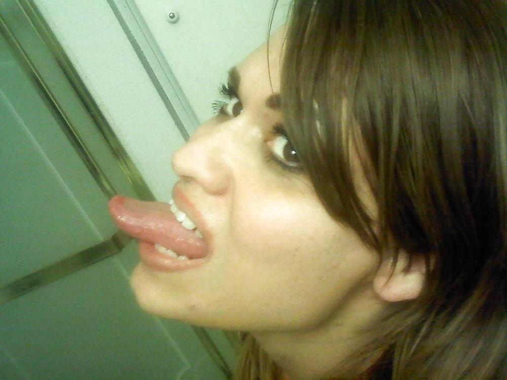 25P Long tongues