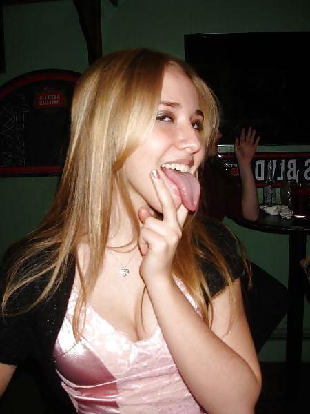 25P Long tongues