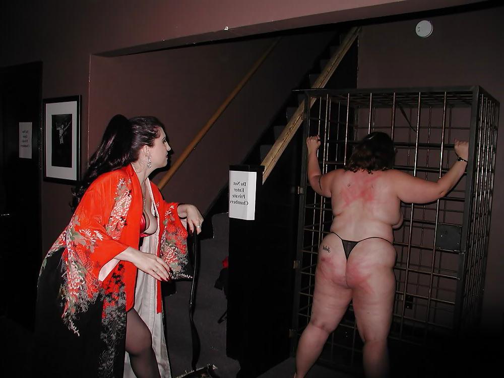 8P Underground slave party 