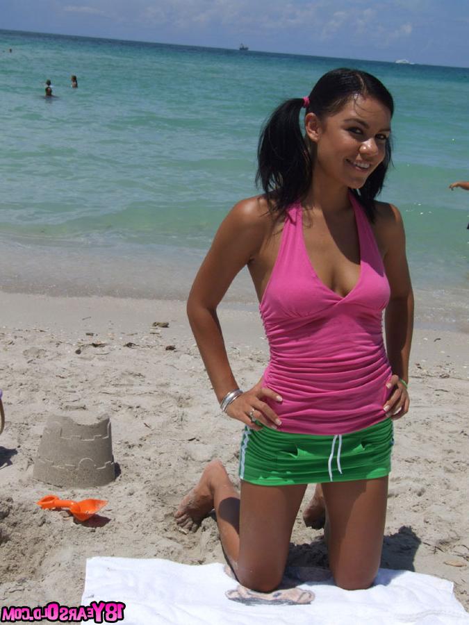 16P Teen babe with a hot butt Ruby Knox shows her youthful body