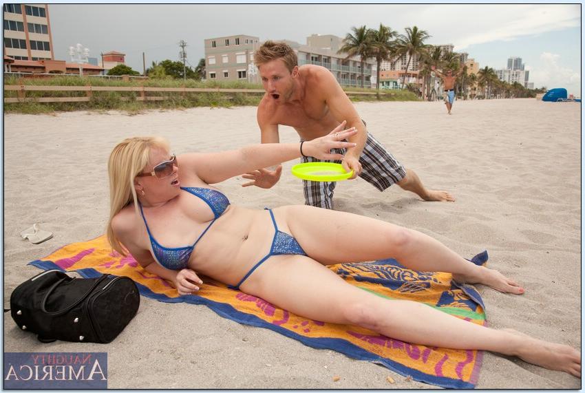 16P Chubby bikini mom Cameron Keys hooked on the beach and fucked