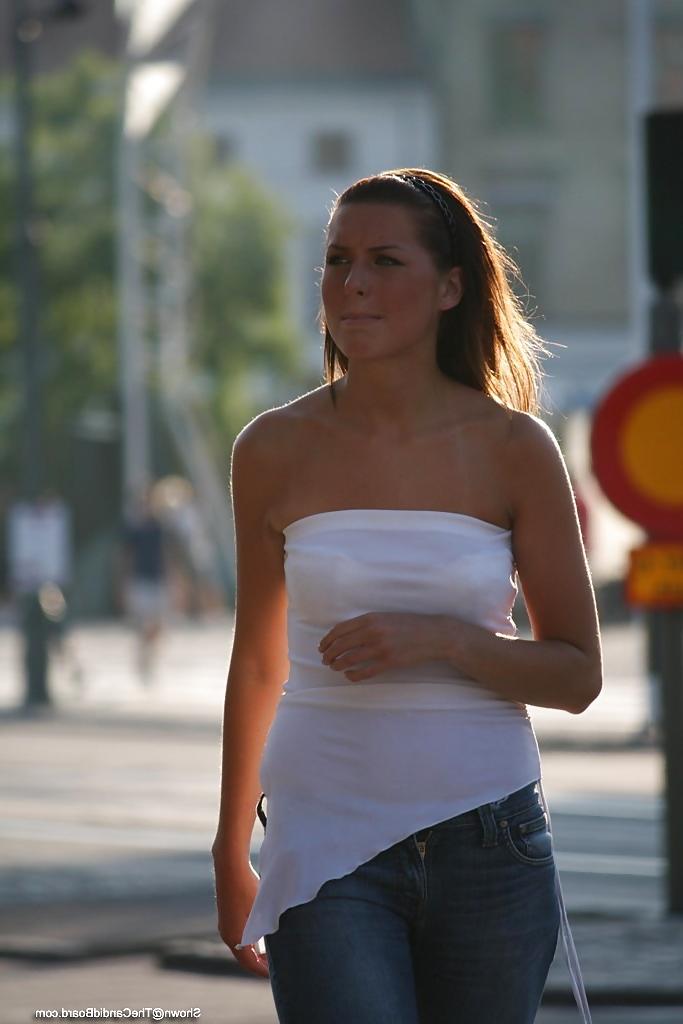 4P Super hot candid girl