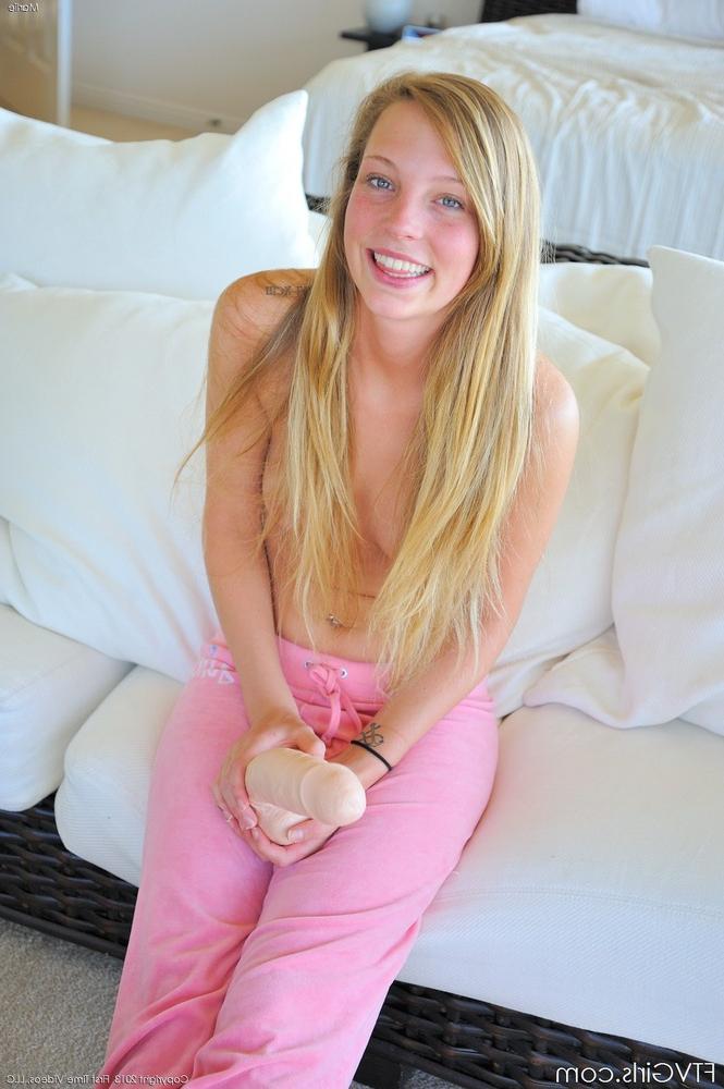 15P Young sweetie bringing tight pussy to orgasm with sex toy in virgin asshole