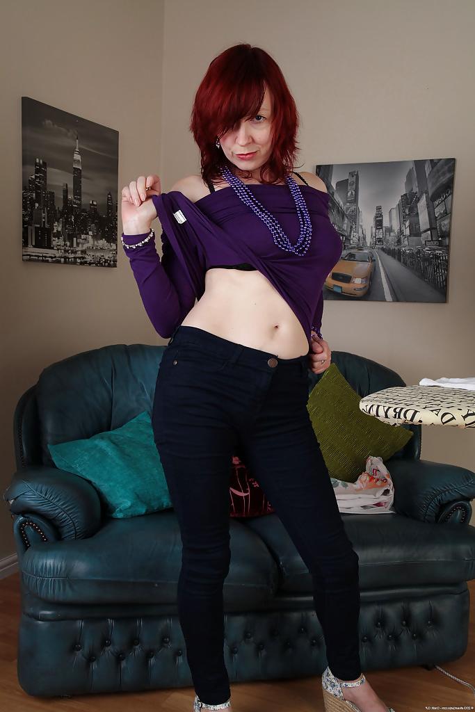 16P Redheaded milf babe Scarlet Rose is showing her fantastic panties