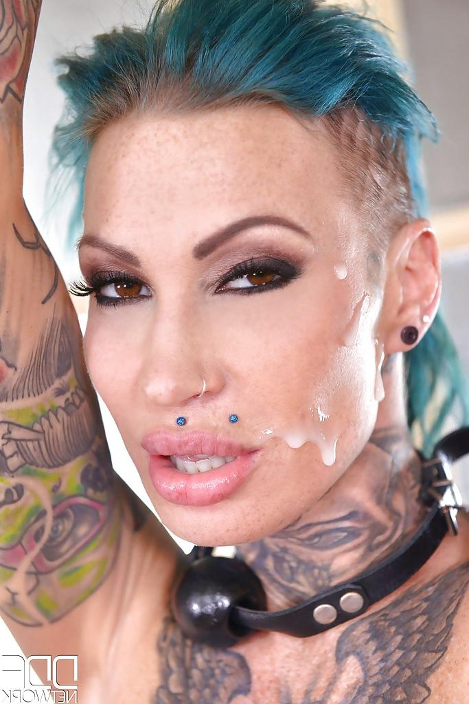 16P Heavily inked European MILF Calisi Ink receiving double penetration in bondage