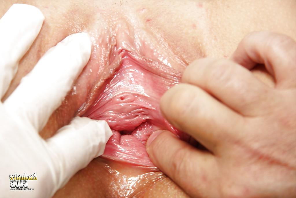 16P Filthy doctor is penetrating wet vagina of his poor patient Gabriela