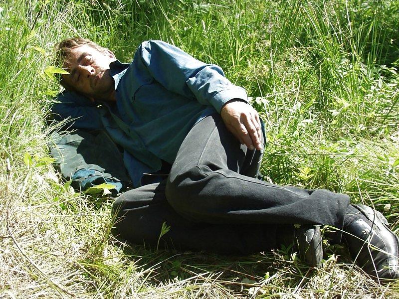 15P Teen find an old man in the grass