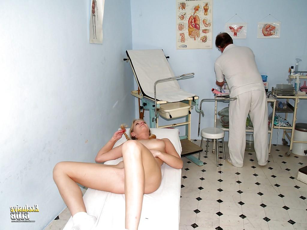 16P Jenny showing natural boobies and making her doctor pleased