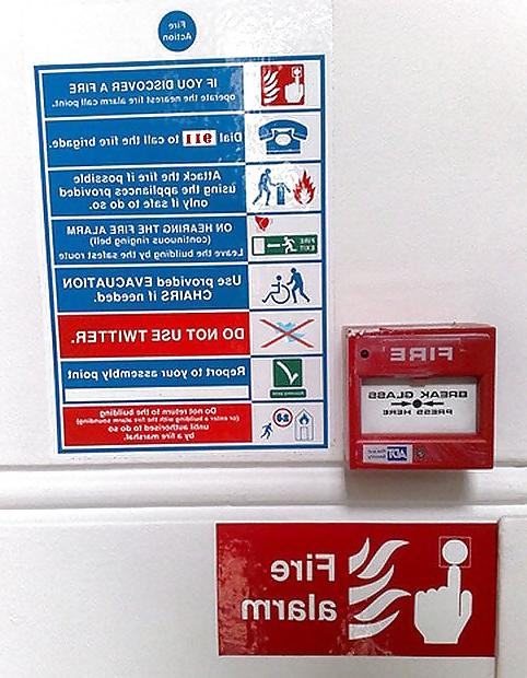 25P Funny signs and pics