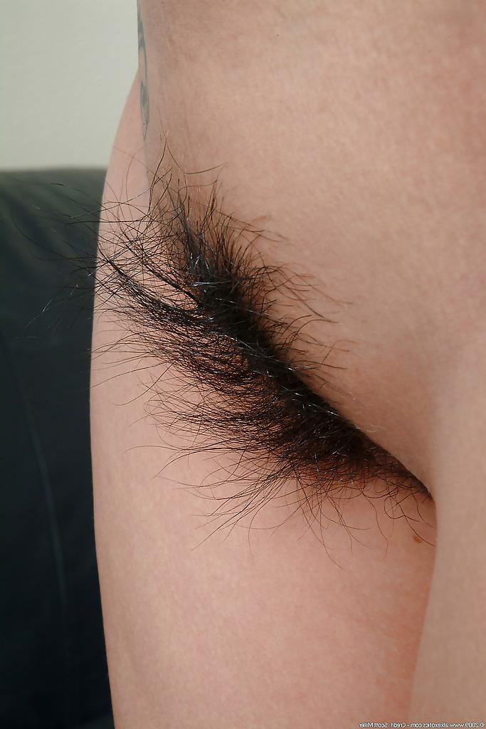 16P Thin first timer Starlingz parting hairy vagina on couch for masturbation
