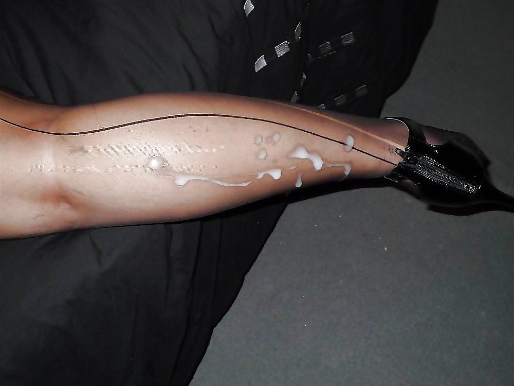 18P Lick me clean me, slave !