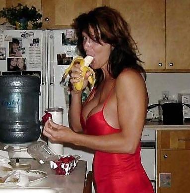 25P Deauxma  Relaxing at home