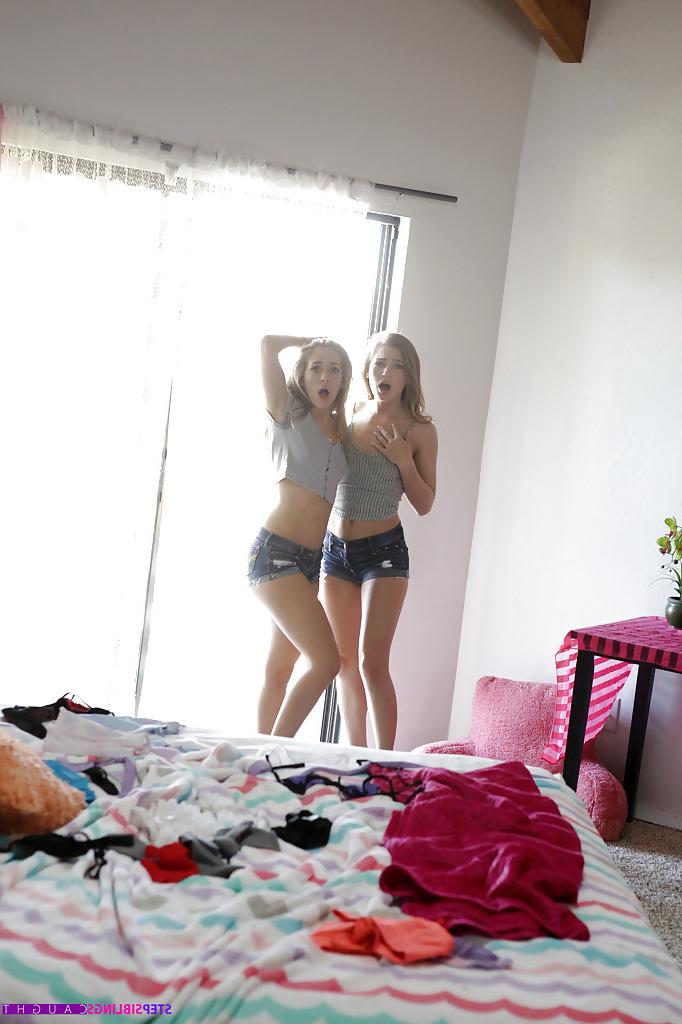 16P Barely legal blondes Kimmy Granger and Sydney Cole share sexy kiss