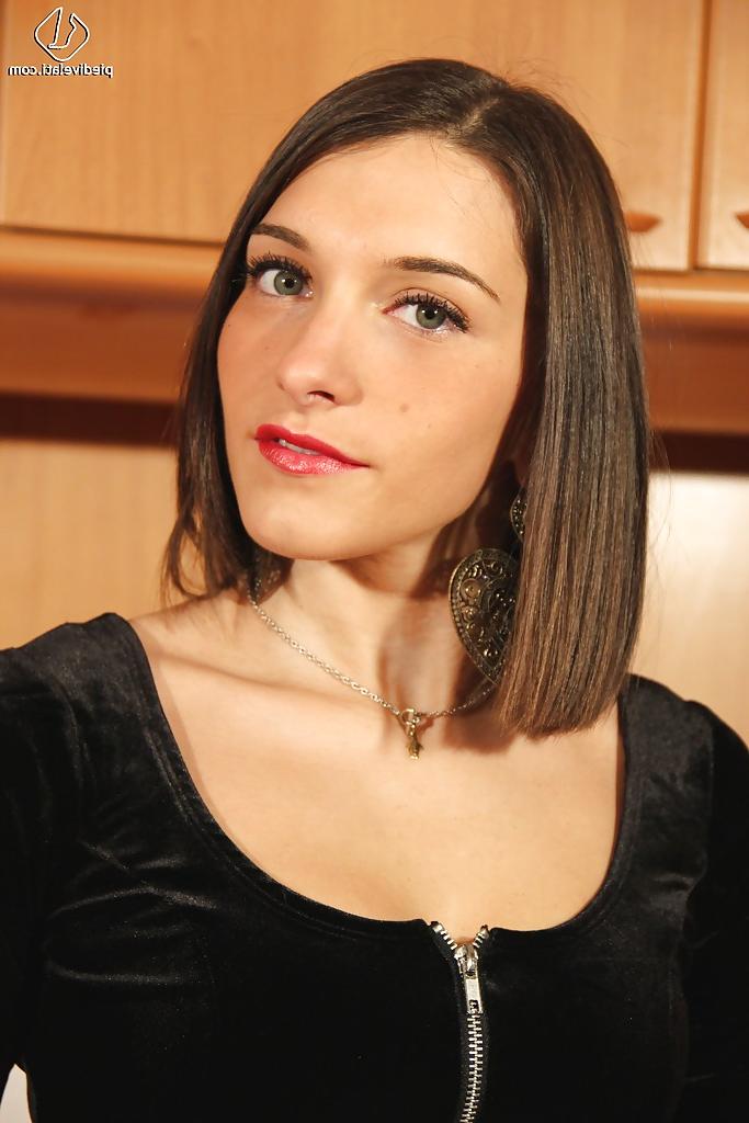 16P Brunette babe with a nice ass Valentina is a foot fetish doll