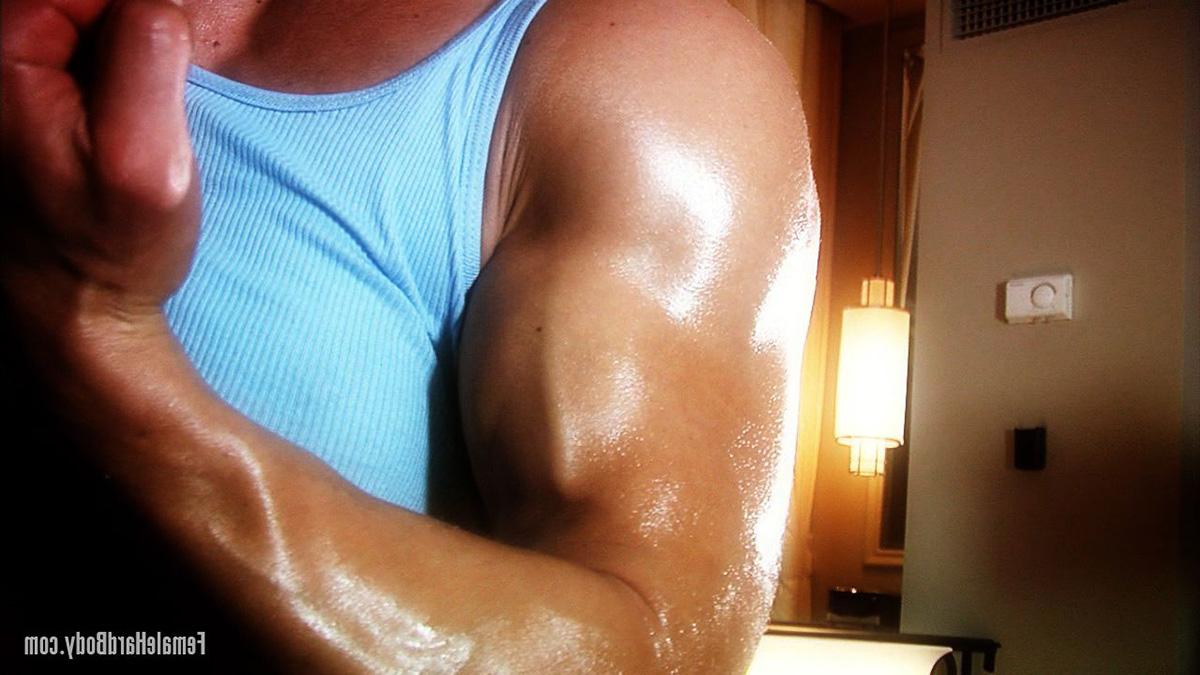 15P Blonde MILF bodybuilder Brigita Brezovac showing off underboobage and muscles