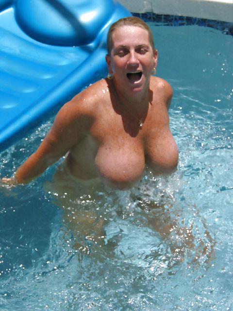 16P Mature Lady At the Swimming Pool