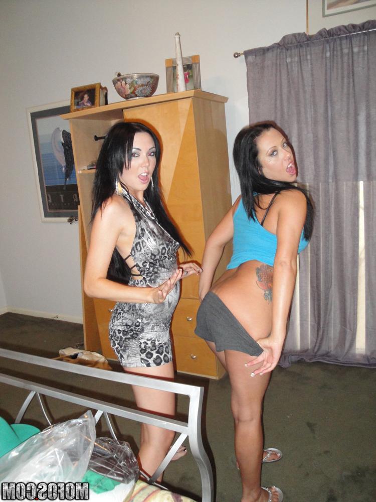 16P Teen babes Vanessa and Jenny get into a party to have hardcore sex