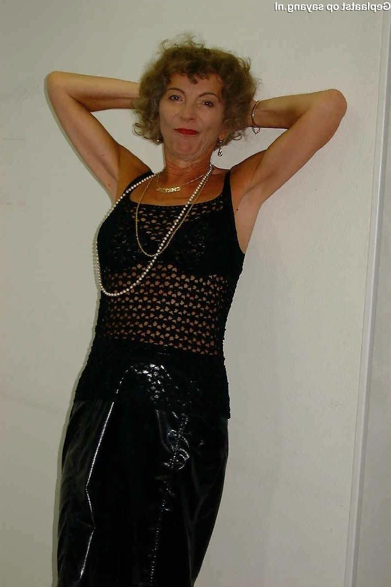 15P Shemale Gandma (famous from Dutch TV)