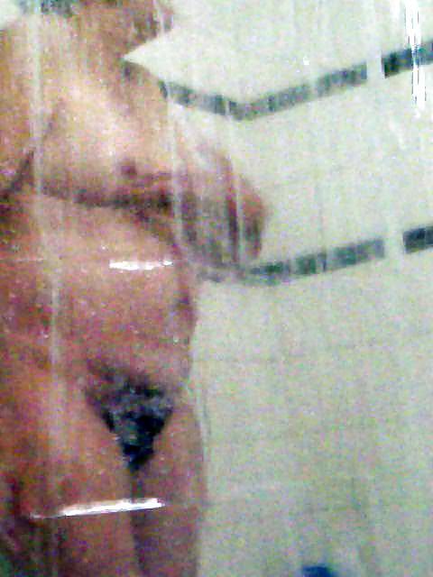 8P Wife voyeur pics